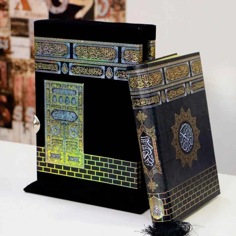 Kaba Design Larg Size With Translation ( Gift pack ) Quran e Pak (63D )